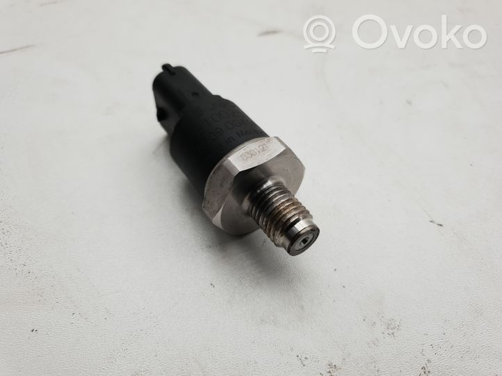 Volvo V70 Kraftstoffdrucksensor 0281002527