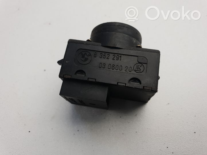 BMW 5 E39 Interruttore di controllo del sedile 8352291