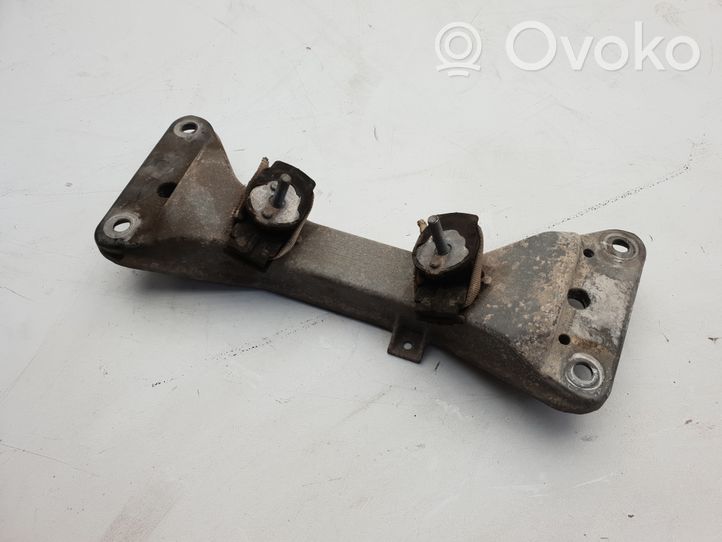 BMW 2 F22 F23 Pavarų dėžės tvirtinimo kronšteinas 6796605