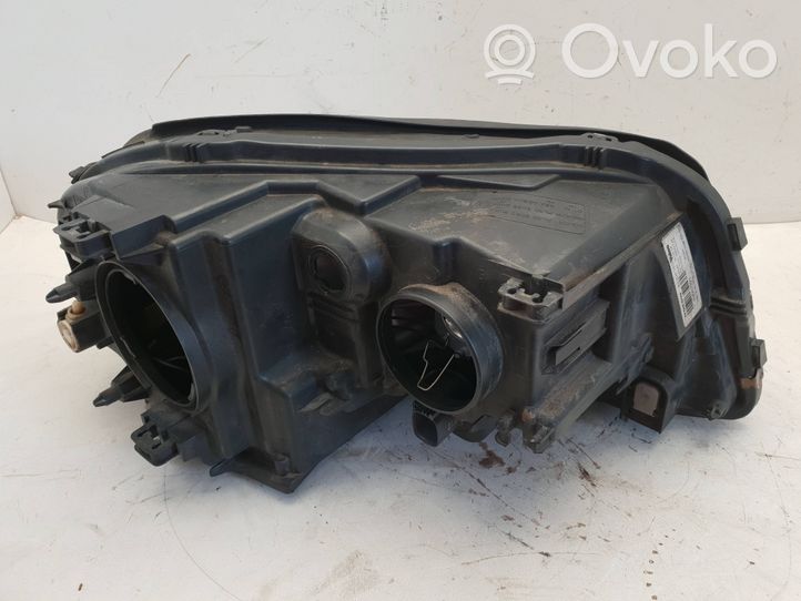 Volvo XC90 Lampa przednia 8620575