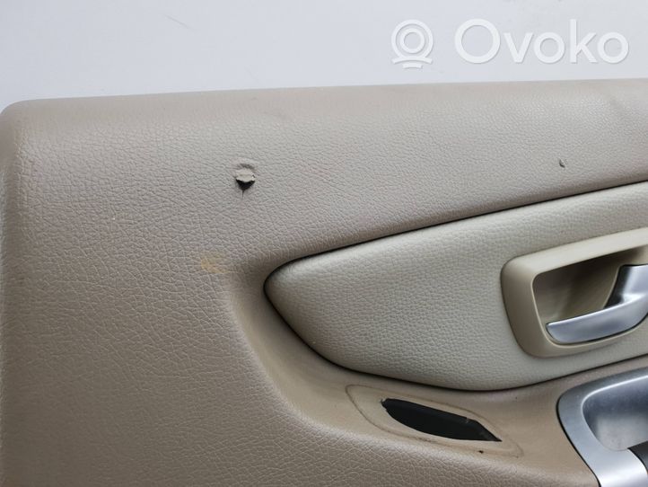 Volvo XC90 Gumowa uszczelka drzwi tylnych / na karoserii 1792665