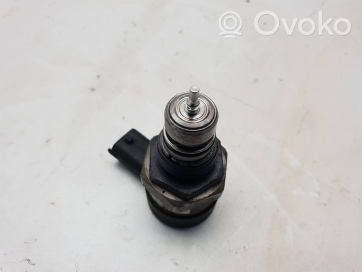 Volvo XC60 Fuel pressure regulator 31216313