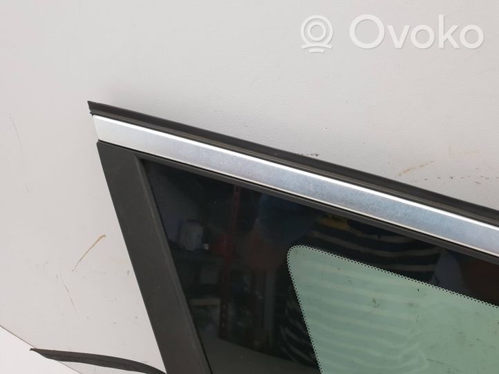 Volvo V60 Fenêtre latérale avant / vitre triangulaire E000001