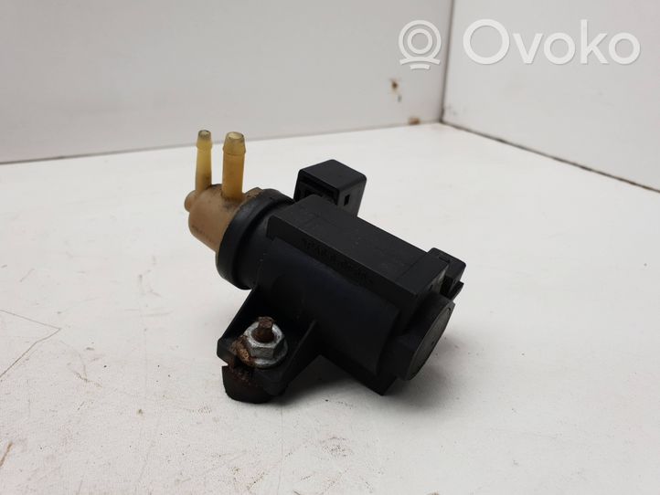 Opel Zafira C Turbo solenoid valve 55573362