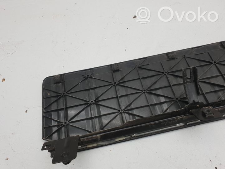 Volvo XC90 Garniture panneau latérale du coffre 08641116