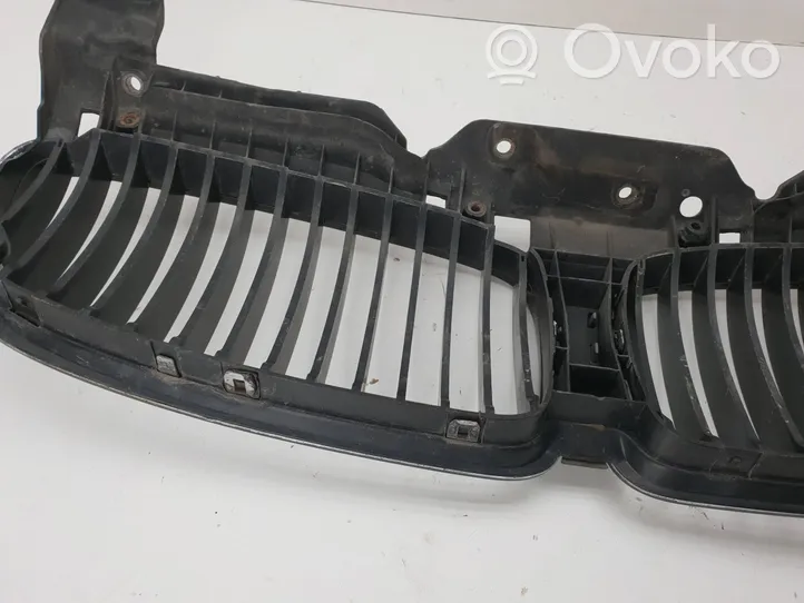 BMW 7 E65 E66 Grille de calandre avant 10627110