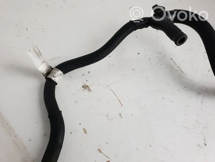 BMW 3 E92 E93 Tuyau d'alimentation conduite de carburant K711