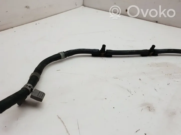 Audi A3 S3 8V Tuyau d'alimentation conduite de carburant 