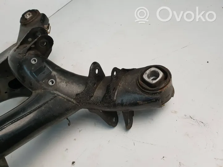 BMW 3 F30 F35 F31 Belka osi tylnej 6863149