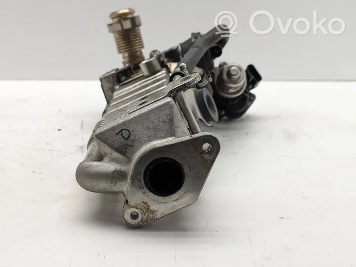 Toyota Avensis T270 EGR-venttiili/lauhdutin 792600601