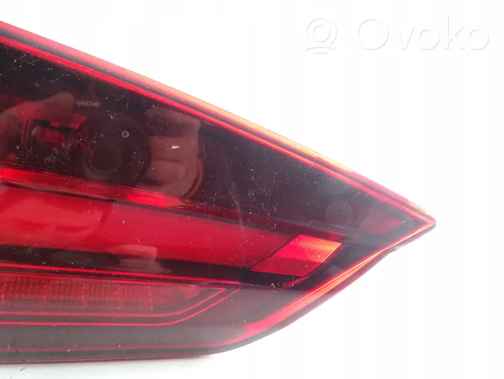 BMW 1 F40 Lampy tylnej klapy bagażnika 63217450651