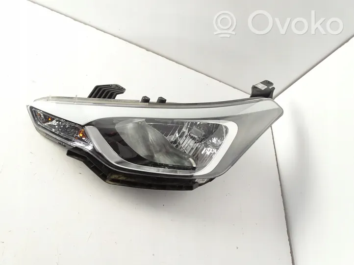 Hyundai i20 (GB IB) Lampa przednia 92101C8000