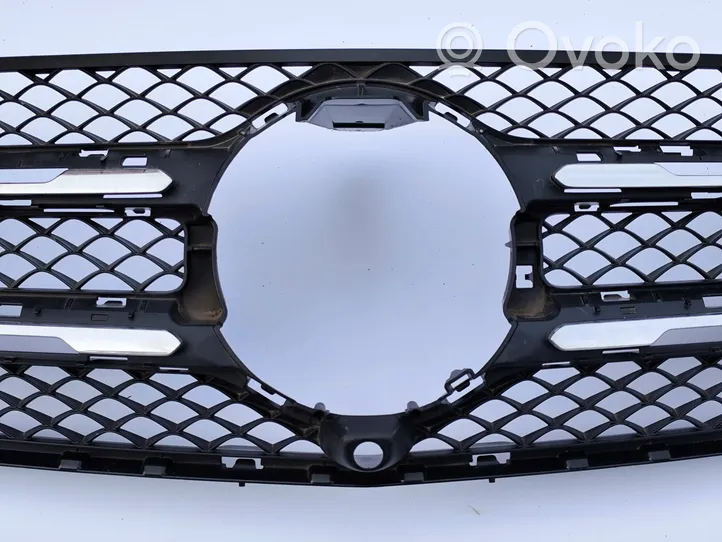 Mercedes-Benz GLC AMG Grille calandre supérieure de pare-chocs avant A2538807305