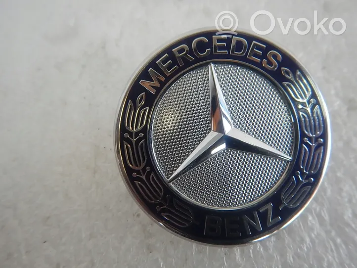 Mercedes-Benz CLS C218 X218 Logo, emblème de fabricant A2188170116