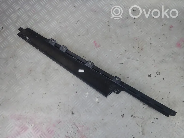 Land Rover Discovery 5 Etuoven lasin muotolista HY3220555A