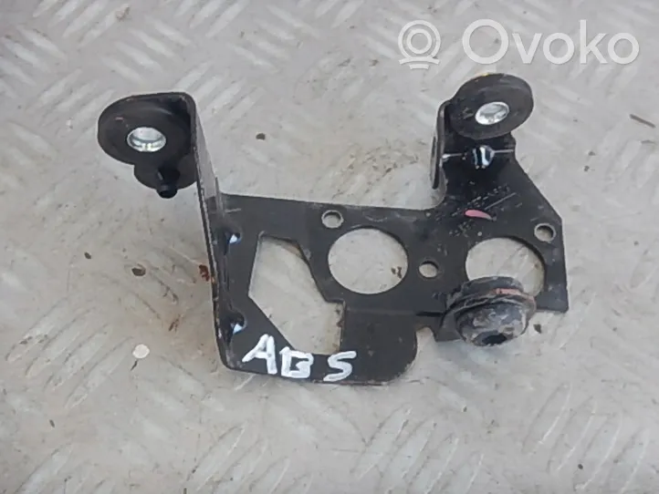 Volvo XC60 ABS pump bracket 