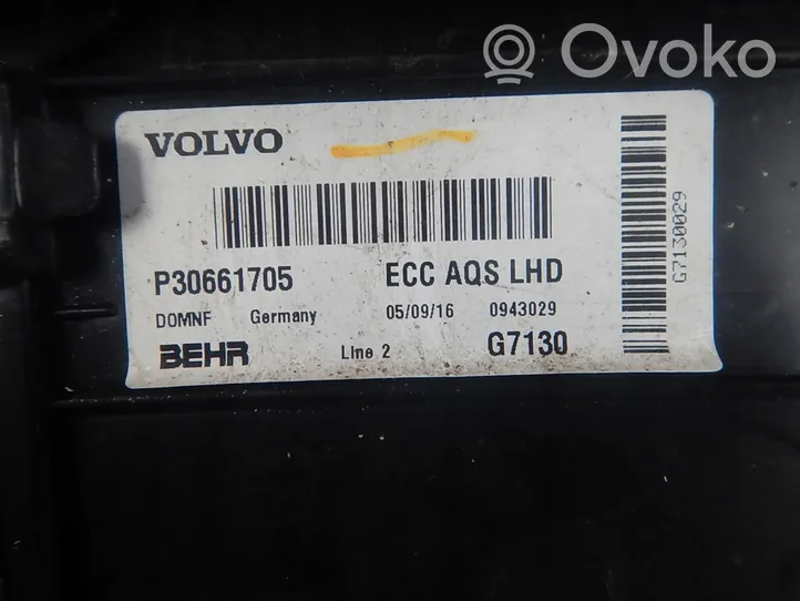Volvo V70 Sisälämmityksen ilmastoinnin korin kokoonpano P30661705
