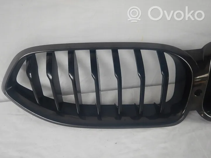 BMW 8 G14 Maskownica / Grill / Atrapa górna chłodnicy 7449420