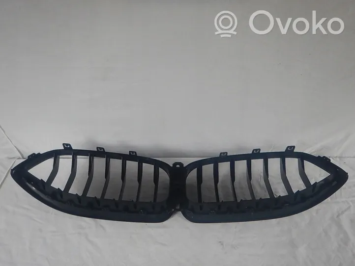 BMW 8 G14 Maskownica / Grill / Atrapa górna chłodnicy 7449420