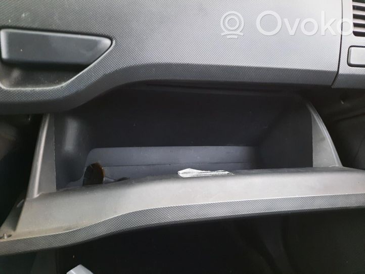 Toyota Auris E210 Oven keskuslukituksen ohjausyksikön moduuli 8974102100