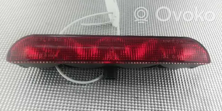 Audi A8 S8 D2 4D Trzecie światło stop 8D5945122