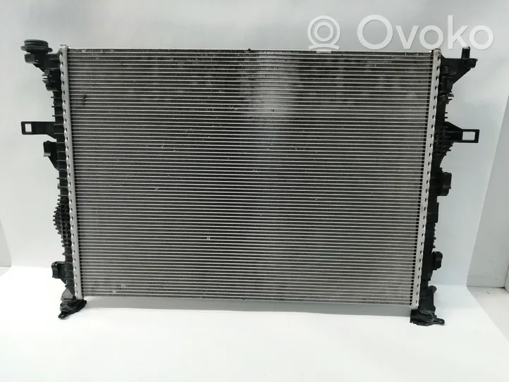 Ford Focus Radiateur de refroidissement 2258571