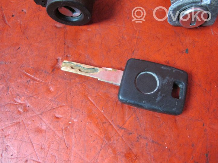 Audi TT Mk1 Juego de cerradura y set ECU del motor 8N0906018A