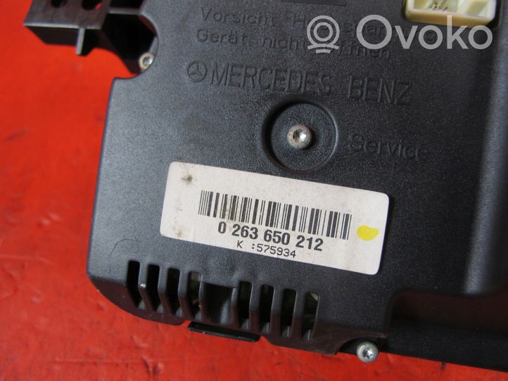 Mercedes-Benz CL C216 Tachimetro (quadro strumenti) A2215405048