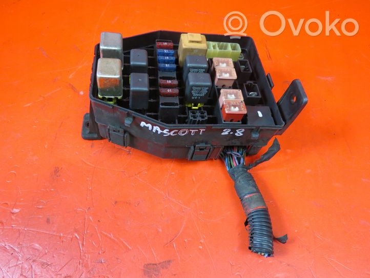 Renault Mascott Releen moduulikiinnike 8230405640