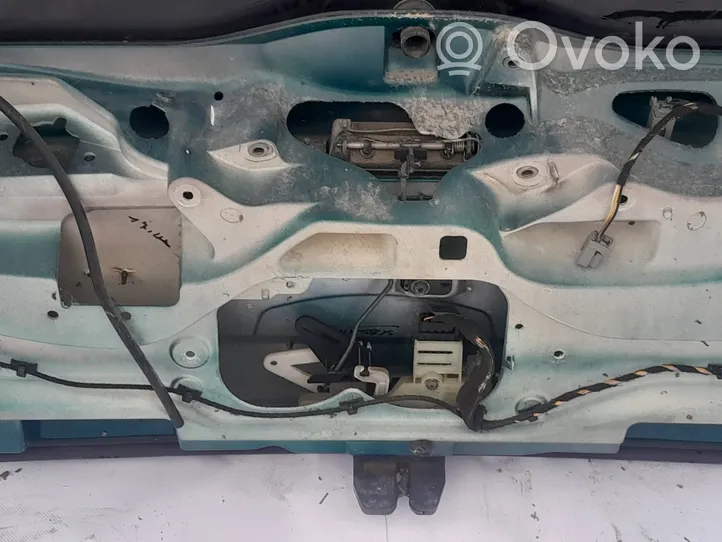 Volvo XC70 Puerta del maletero/compartimento de carga 