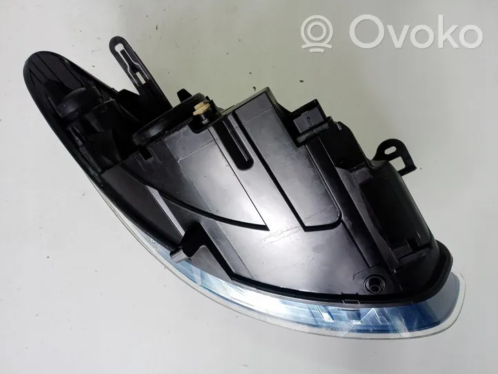 Renault Fluence Lampa przednia 260606957R