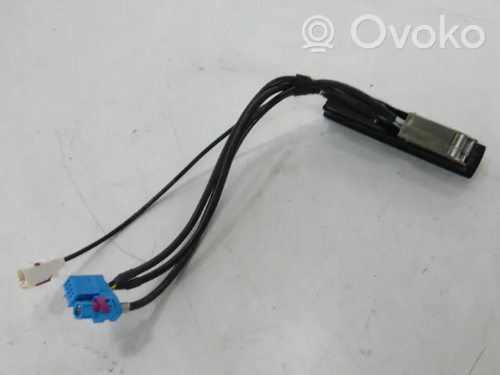 Mercedes-Benz S W222 Connettore plug in USB A2228200415