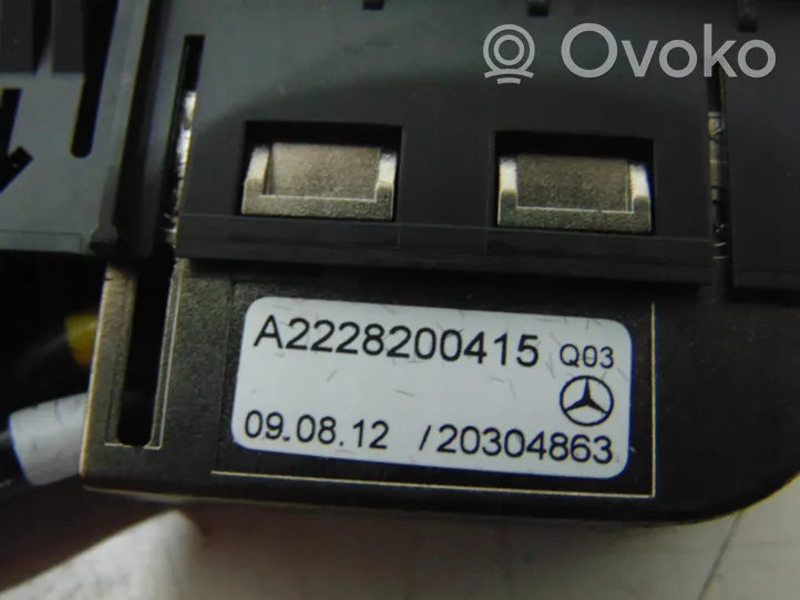 Mercedes-Benz S W222 Gniazdo / Złącze USB A2228200415