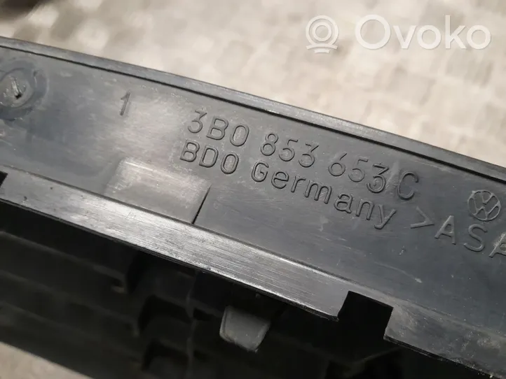 Volkswagen PASSAT B5 ACC-etäisyystutkan anturi etusäleikössä/listassa 3B0853653C