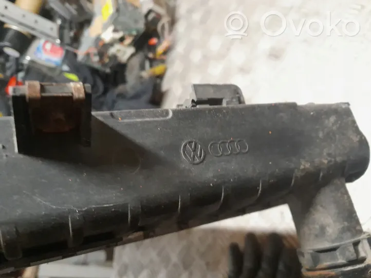 Audi A4 S4 B5 8D Radiatore di raffreddamento 