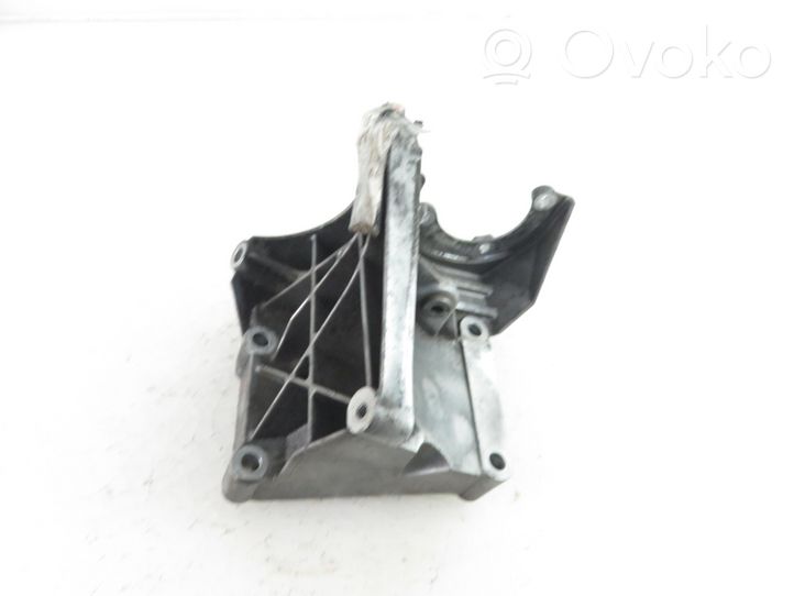 Audi A8 S8 D3 4E Support de pompe de direction assistée 