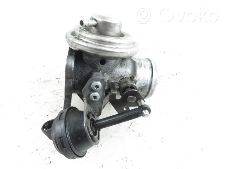 Volkswagen Polo IV 9N3 EGR valve 