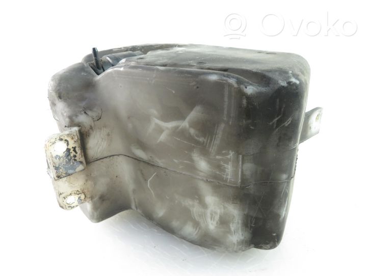 Iveco Daily 30.8 - 9 Windshield washer fluid reservoir/tank 