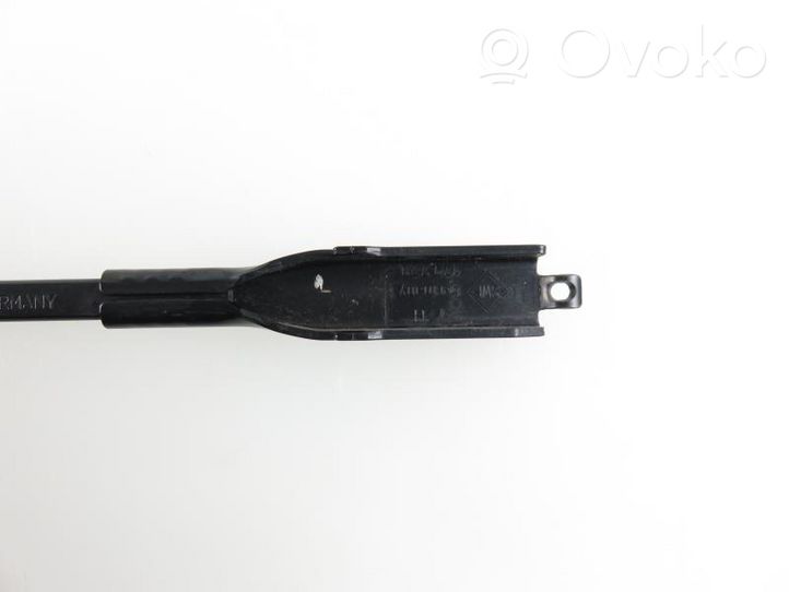 Infiniti QX30 Front wiper blade arm 