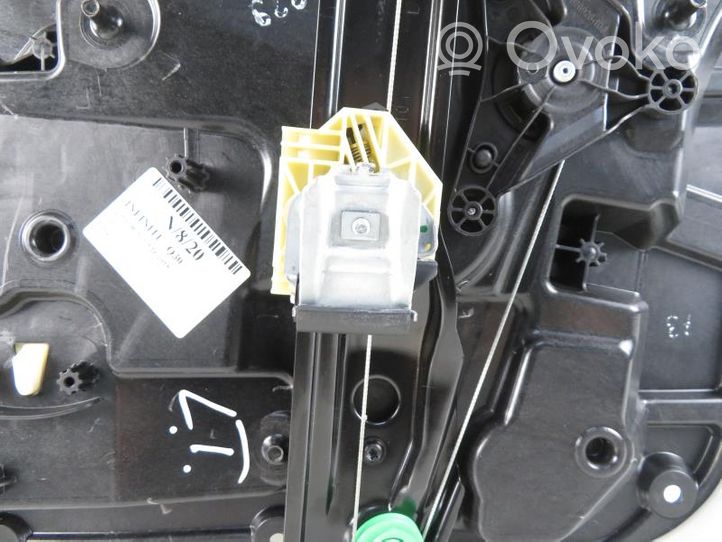 Infiniti Q30 Elektryczny podnośnik szyby drzwi tylnych A1668210351