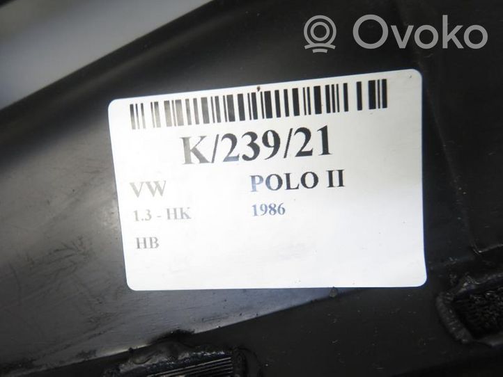 Volkswagen Polo II 86C 2F Tableau de bord 867857007A