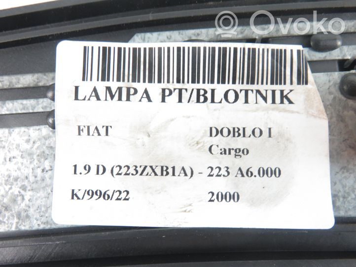 Fiat Doblo Takavalon polttimon suojan pidike 