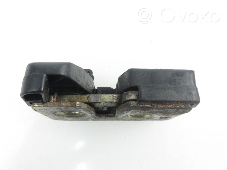 Volkswagen Golf III Serrure de loquet coffre 1HM827505A