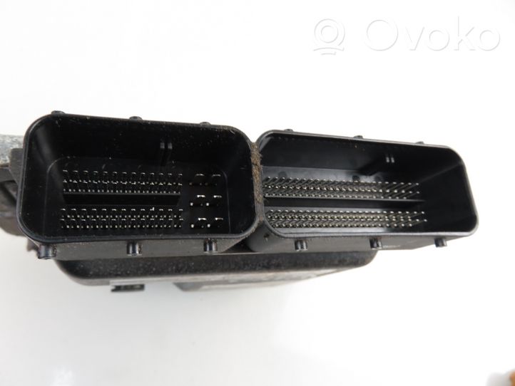 Mitsubishi Lancer VIII Sterownik / Moduł ECU 2757000813