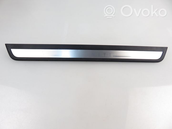 Infiniti Q50 Rivestimento vano piedi laterale 769B04GA0A