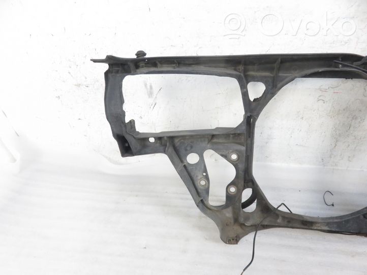 Volkswagen PASSAT B5 Staffa del pannello di supporto del radiatore 