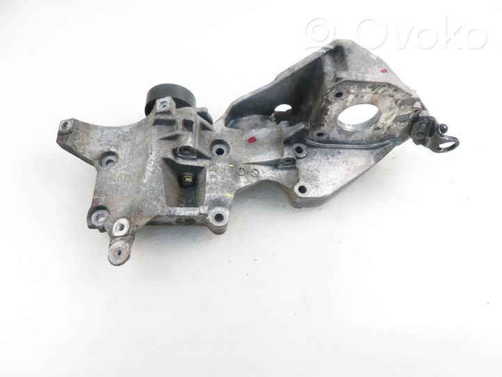 Volkswagen PASSAT B6 Generator/alternator bracket 