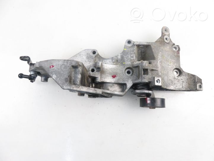 Volkswagen PASSAT B6 Generator/alternator bracket 