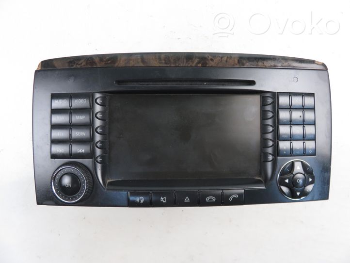 Mercedes-Benz R AMG W251 Radio / CD/DVD atskaņotājs / navigācija 