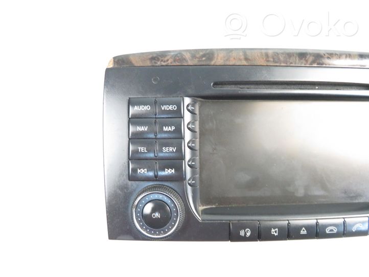 Mercedes-Benz R AMG W251 Radio / CD-Player / DVD-Player / Navigation 